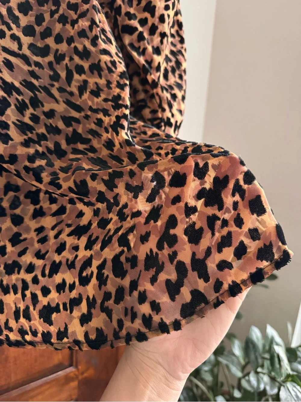 JOA Velvet Burnout Blouse Sheer Animal Print Puff Sleeves Size M - Picture 4 of 11